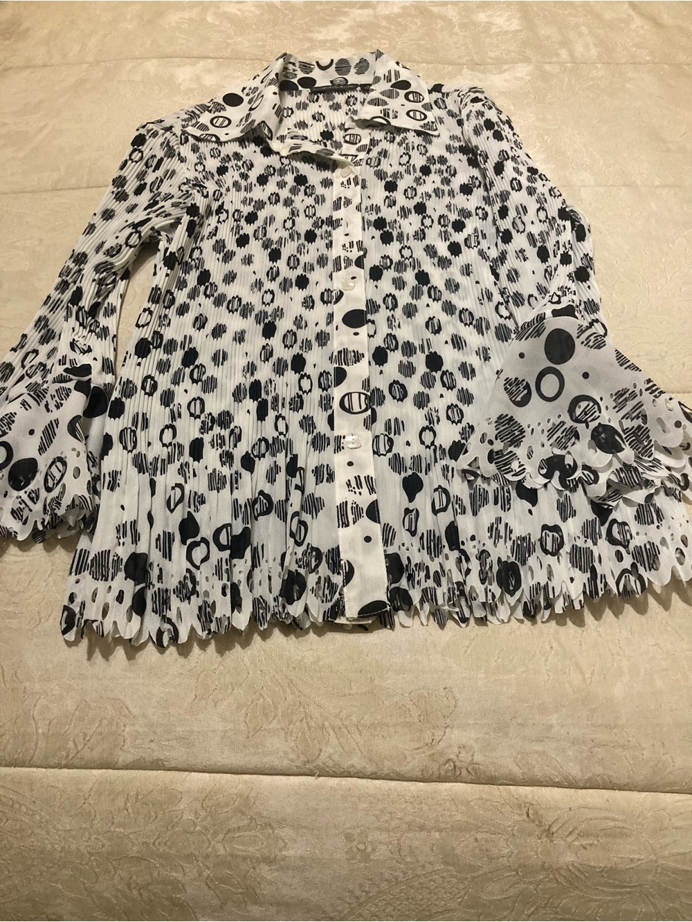 Essentials by Milano Black & White Dot Pleated Blouse